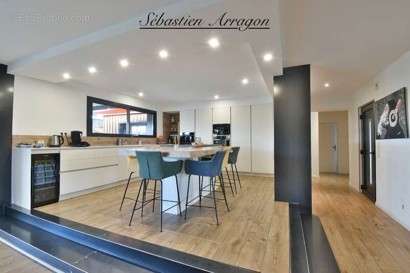 Villa contemporaine d’architecte avec piscine Art de vivre à la campagne, en Lot-et-Garonne- GRANGES SUR LOT (47) - photo 8