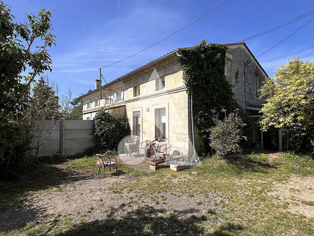 Immeuble Coutras 7 pièces 141.8 m2 - photo 11