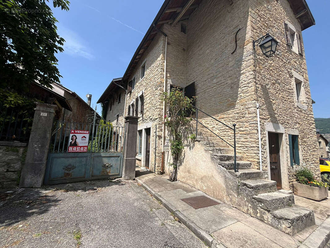 Maison à VERTRIEU