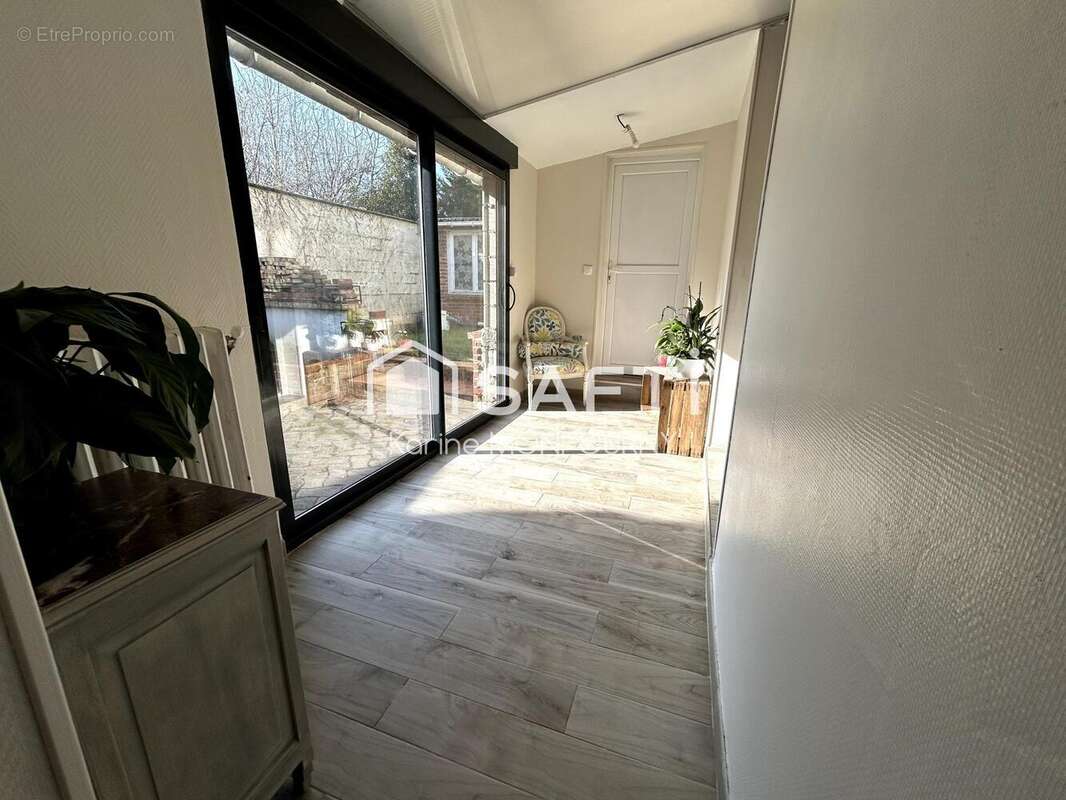 Maison 100 m² à Saint-Quentin  - photo 4
