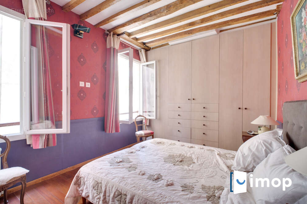 Appartement à PARIS-1E