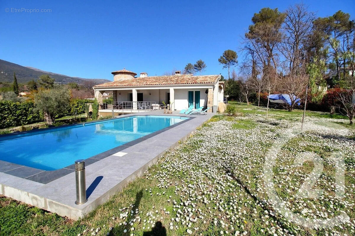 Maison à ROQUEFORT-LES-PINS
