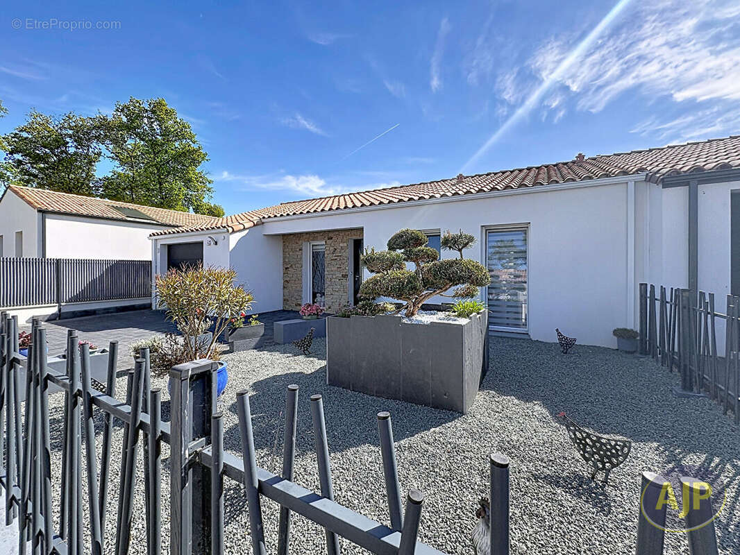 Maison à SALLERTAINE