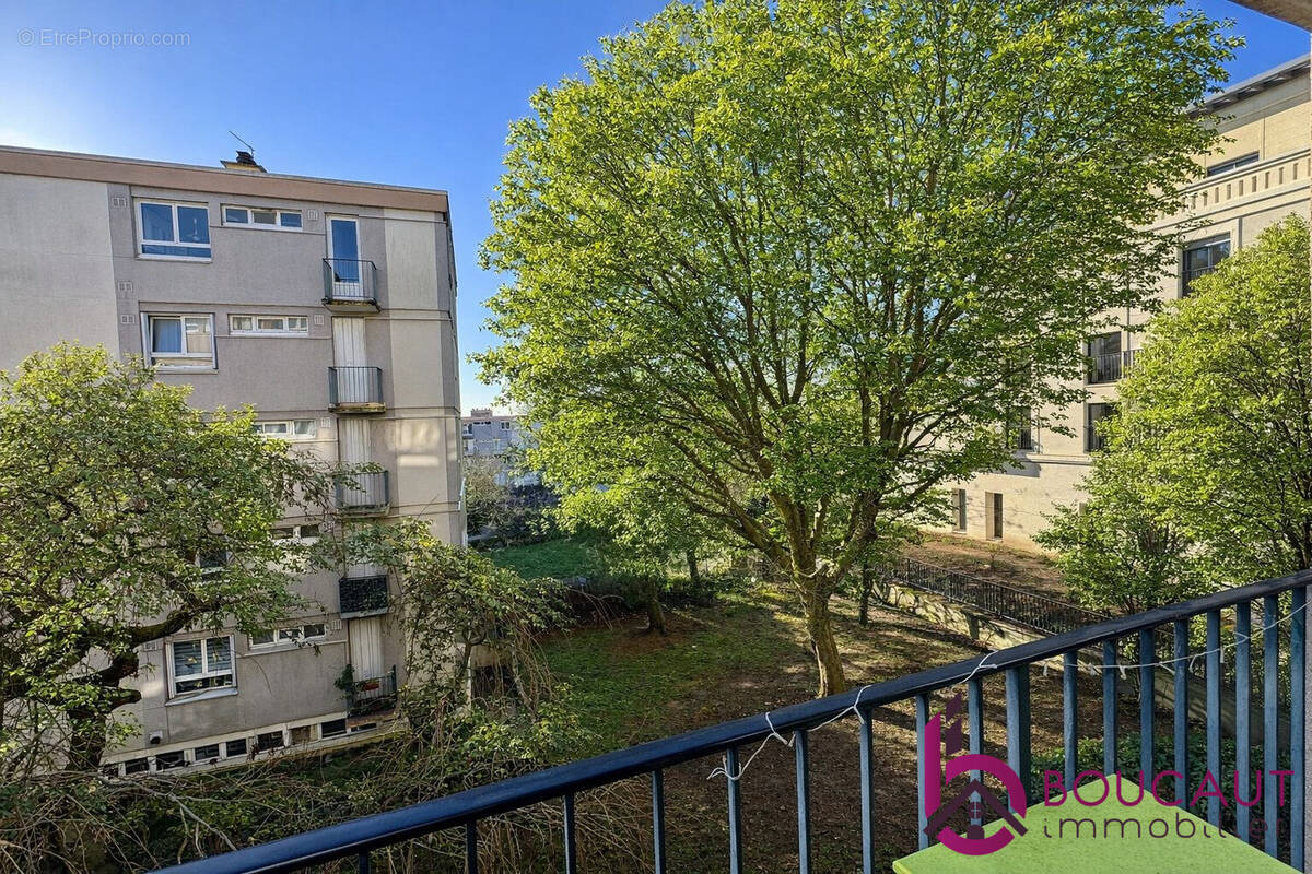 Appartement à LE PLESSIS-ROBINSON