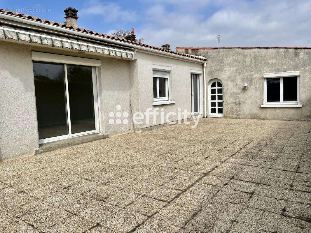 Maison 106 m² à Marennes  - photo 3