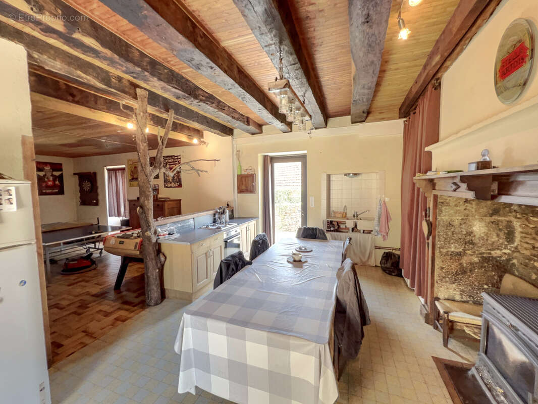 Maison à SALIGNAC-EYVIGUES