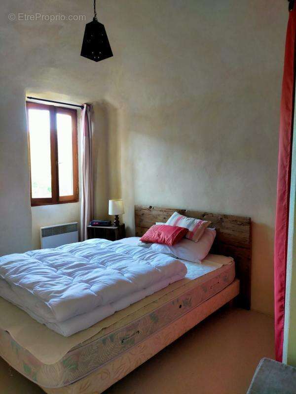 Maison à BERRIAS-ET-CASTELJAU