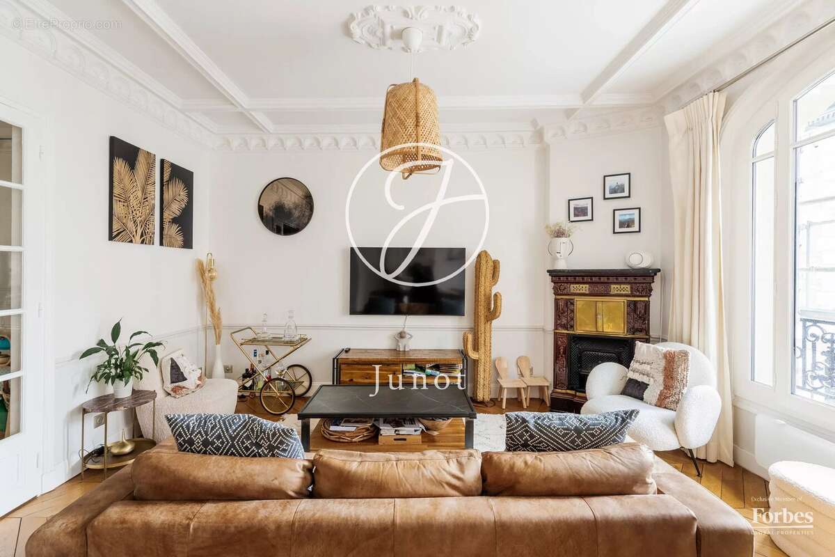Appartement à PARIS-18E