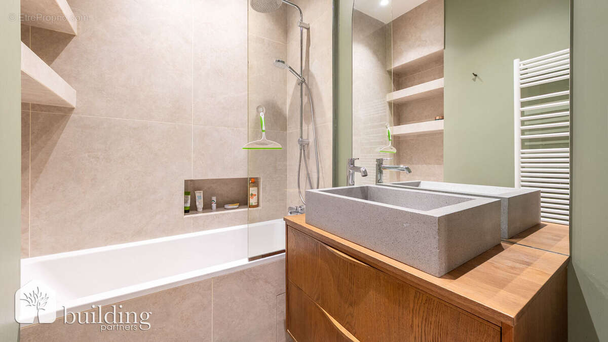 Appartement à NEUILLY-SUR-SEINE
