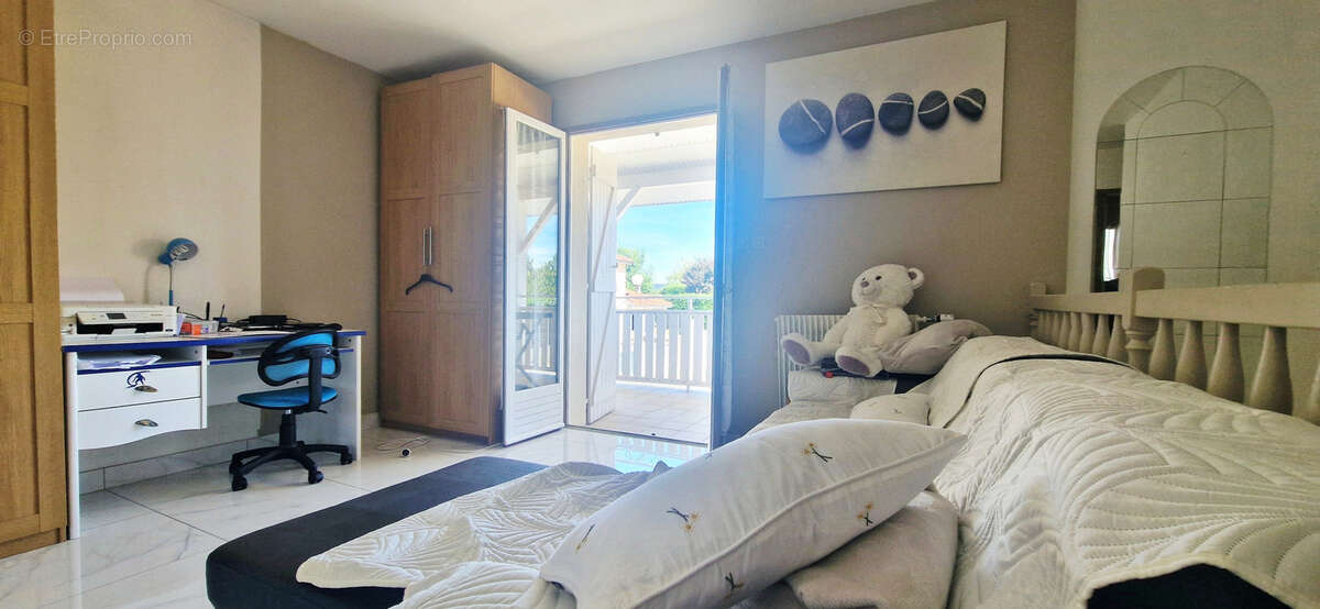 Maison à CHAVANOZ