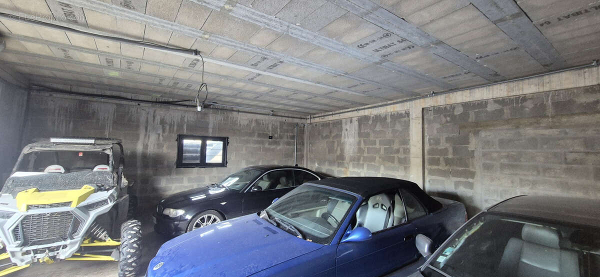 Parking à AUDENGE