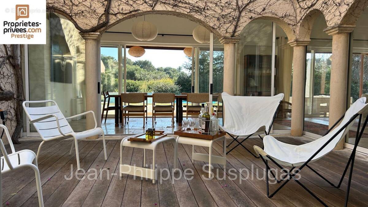 Maison à SAINT-CYR-SUR-MER