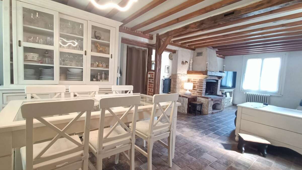Maison à JOUY-LE-POTIER