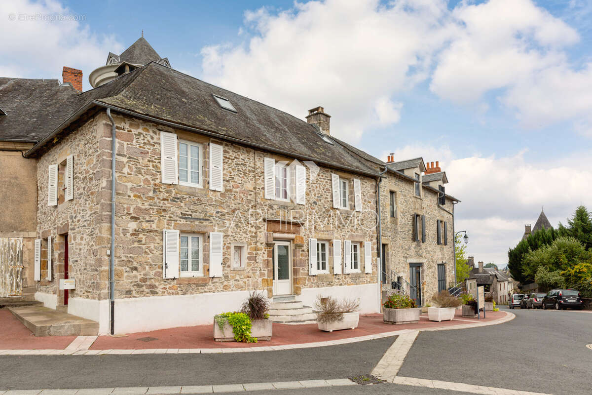 Maison d'habitation en pierre 4 pièces - 112m2 - au cœur du bourg - photo 8