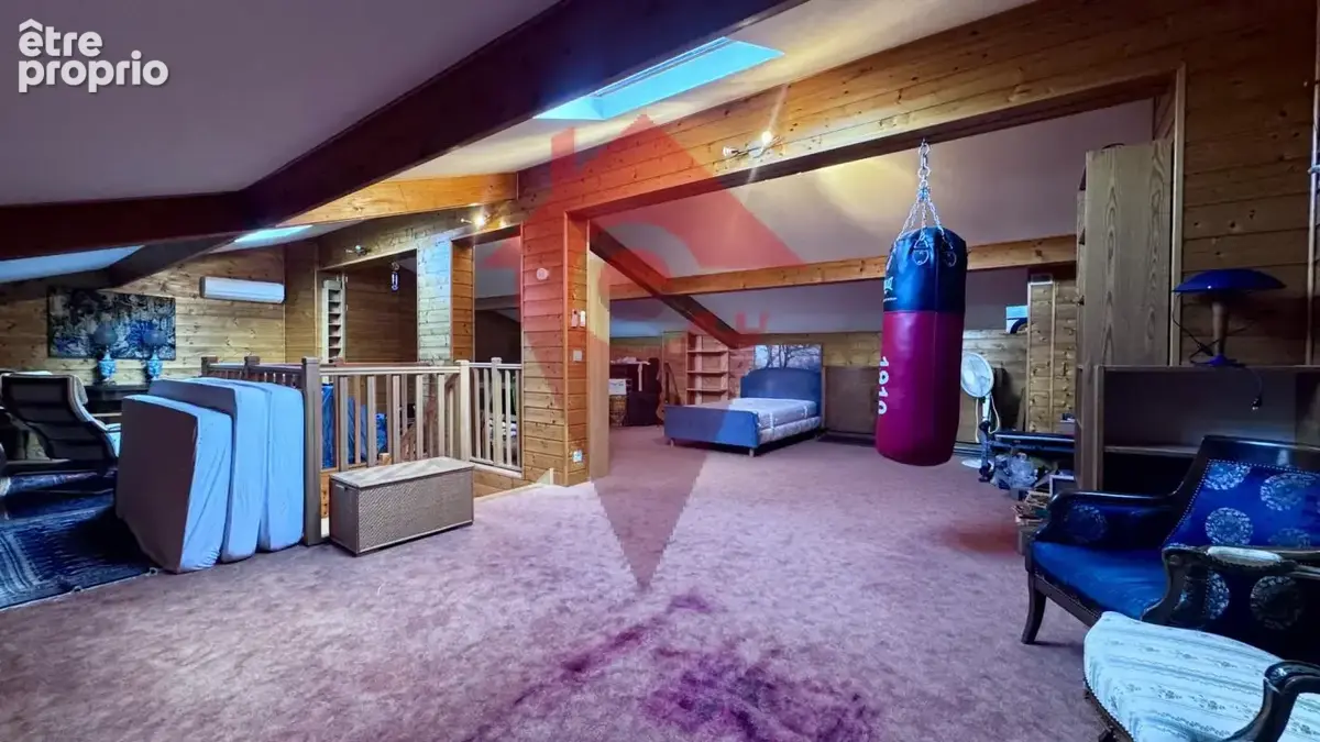 Maison familiale 263 m2 avec 6 chambres, jardin et garage - photo 17