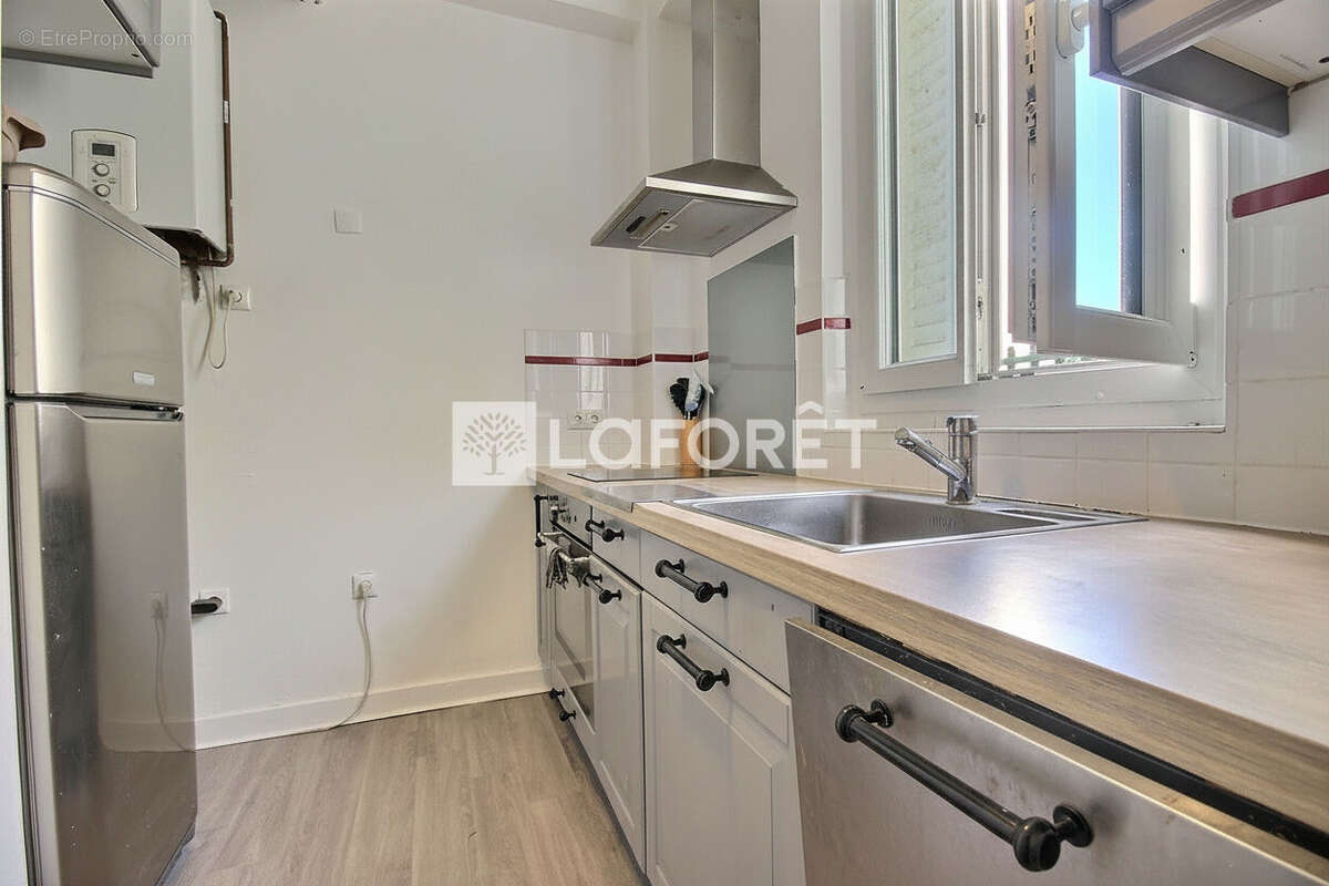 Appartement à COURBEVOIE
