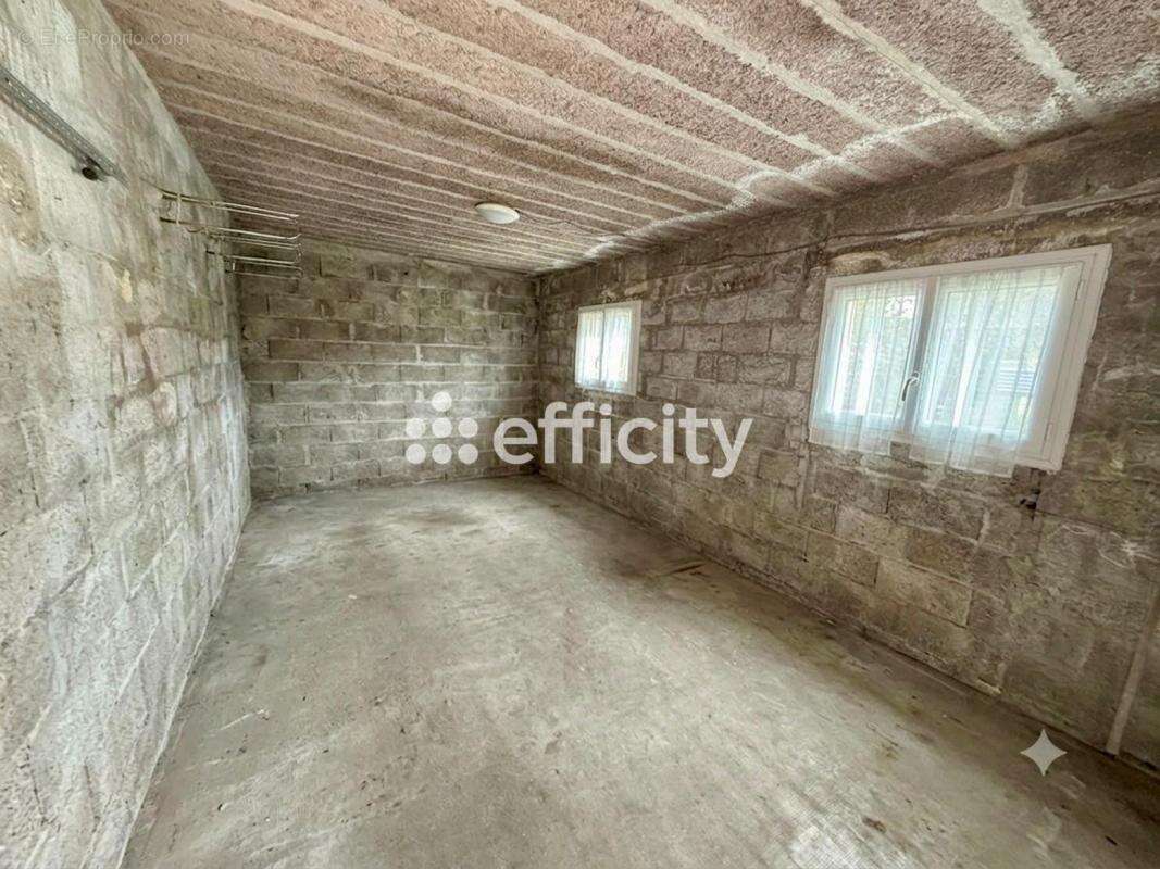 Maison 64 m² à Saint-Maximin  - photo 10
