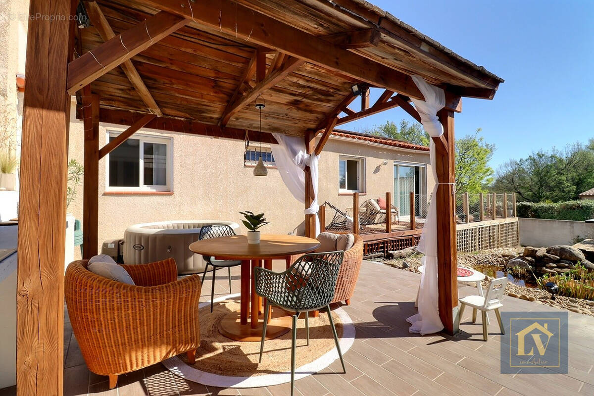 Maison à FOURQUES