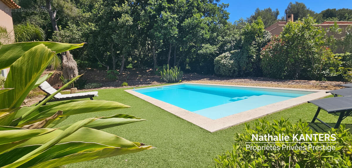 Maison Six Fours Les Plages 7 pièce(s) 200 m2 - photo 3