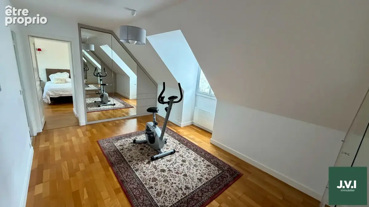 A VENDRE GROSLAY Maison 8 pièces 212 m² - photo 9