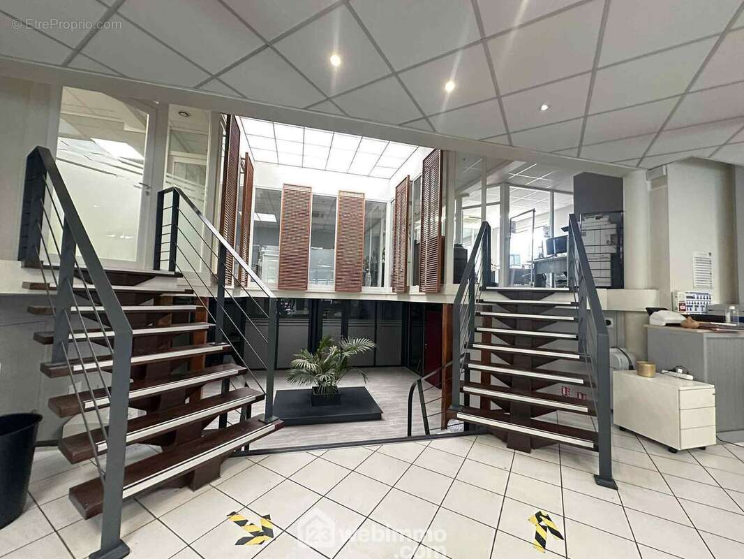 En mezzanine ... - Appartement à LAON