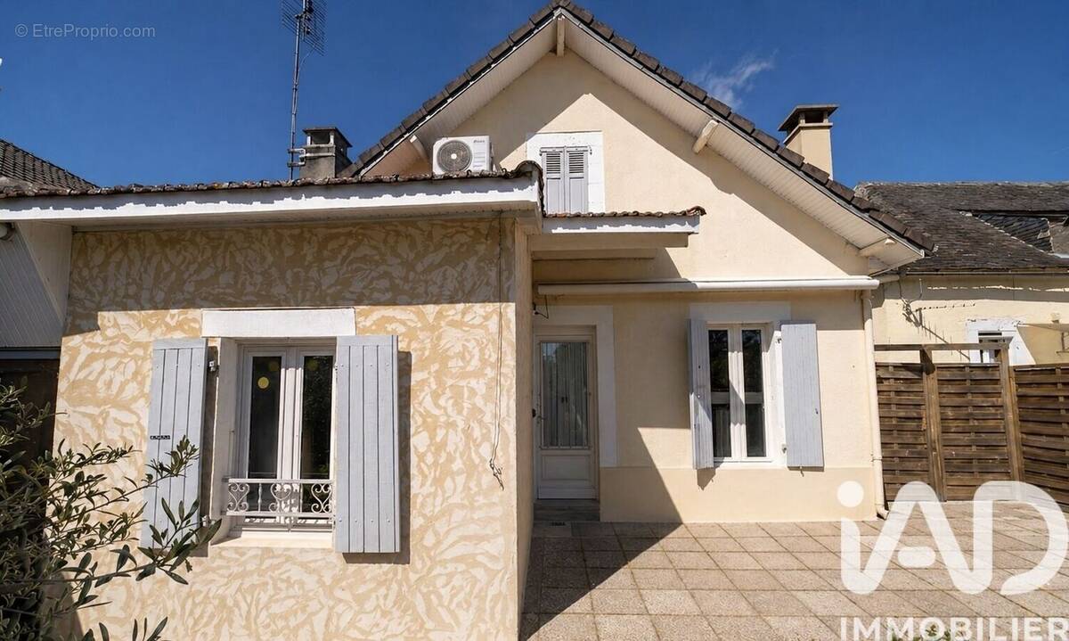 Photo 1 - Maison à LE LARDIN-SAINT-LAZARE