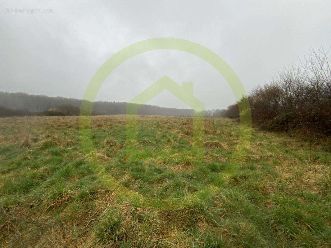 Terrain à LIGNEROLLES