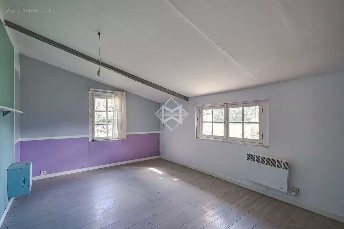 Maison à TOURRETTES