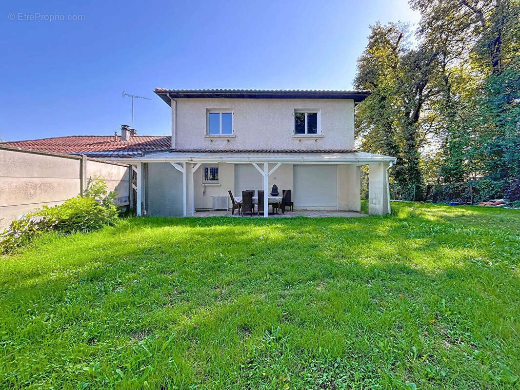 Maison à BLANQUEFORT