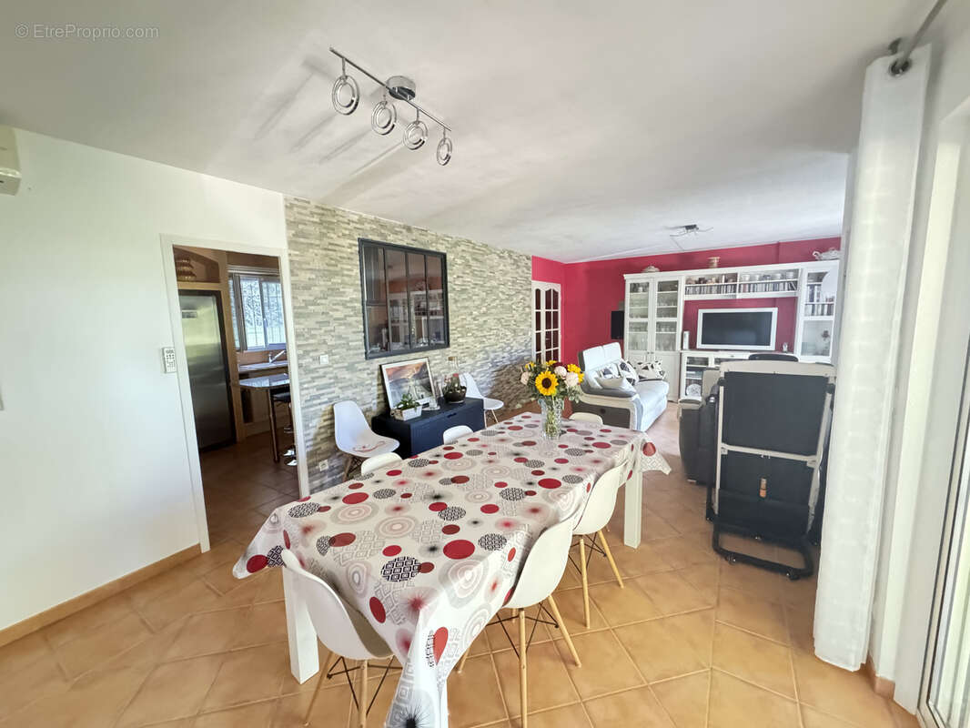 À vendre à Aups   Superbe villa récente avec piscine - photo 22