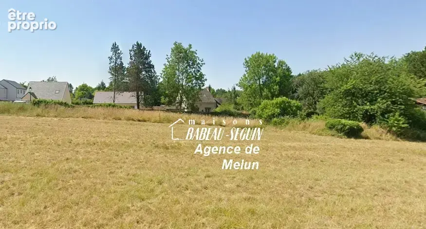Terrain à GUIGNEVILLE-SUR-ESSONNE