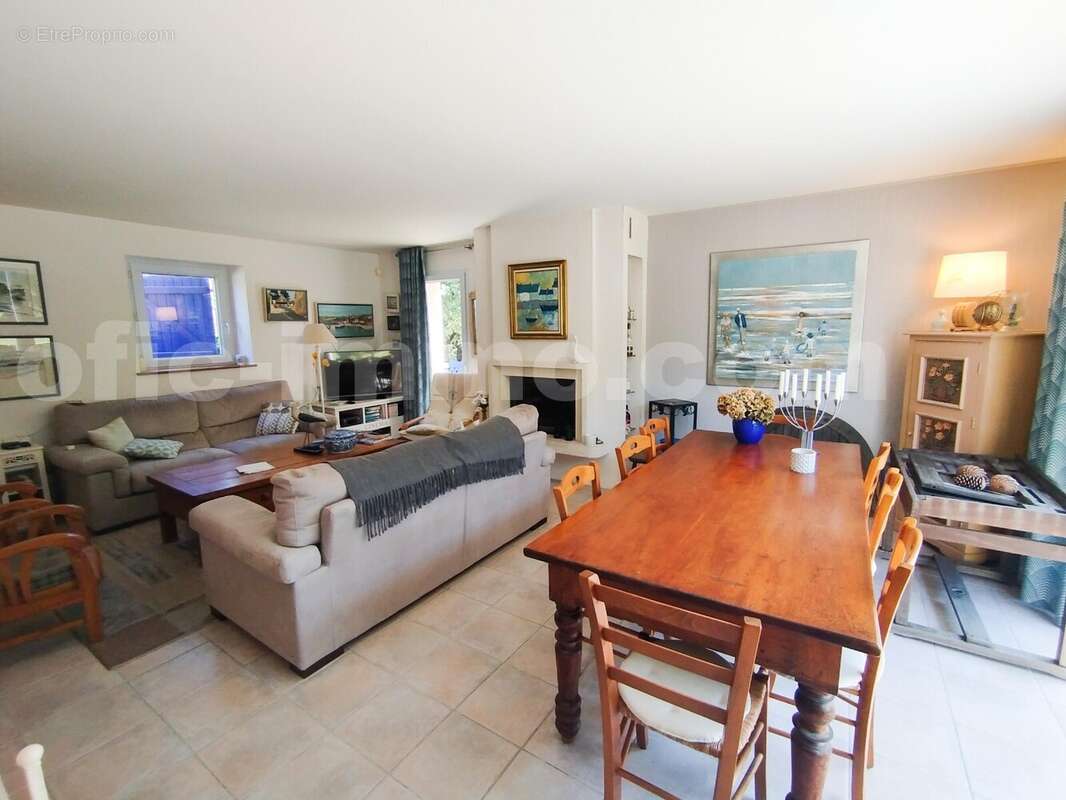 IMG_20250618_145104_edited - Maison à ARZON