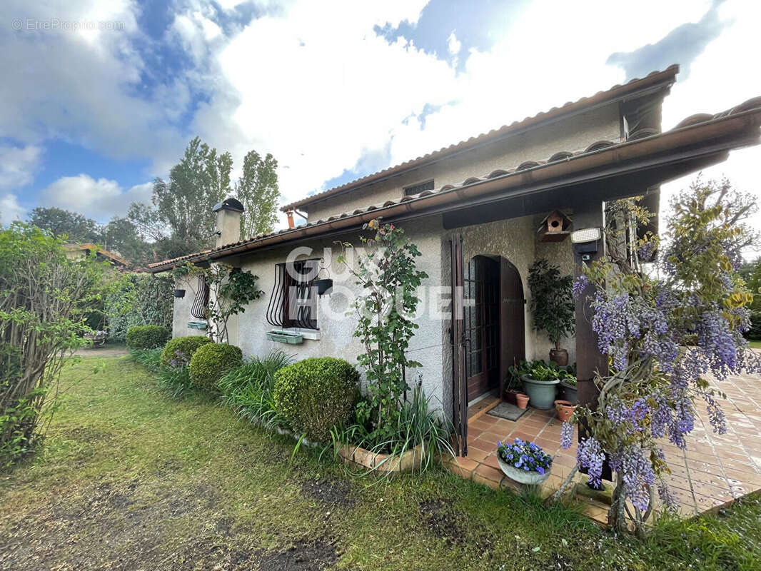 Maison à PARENTIS-EN-BORN