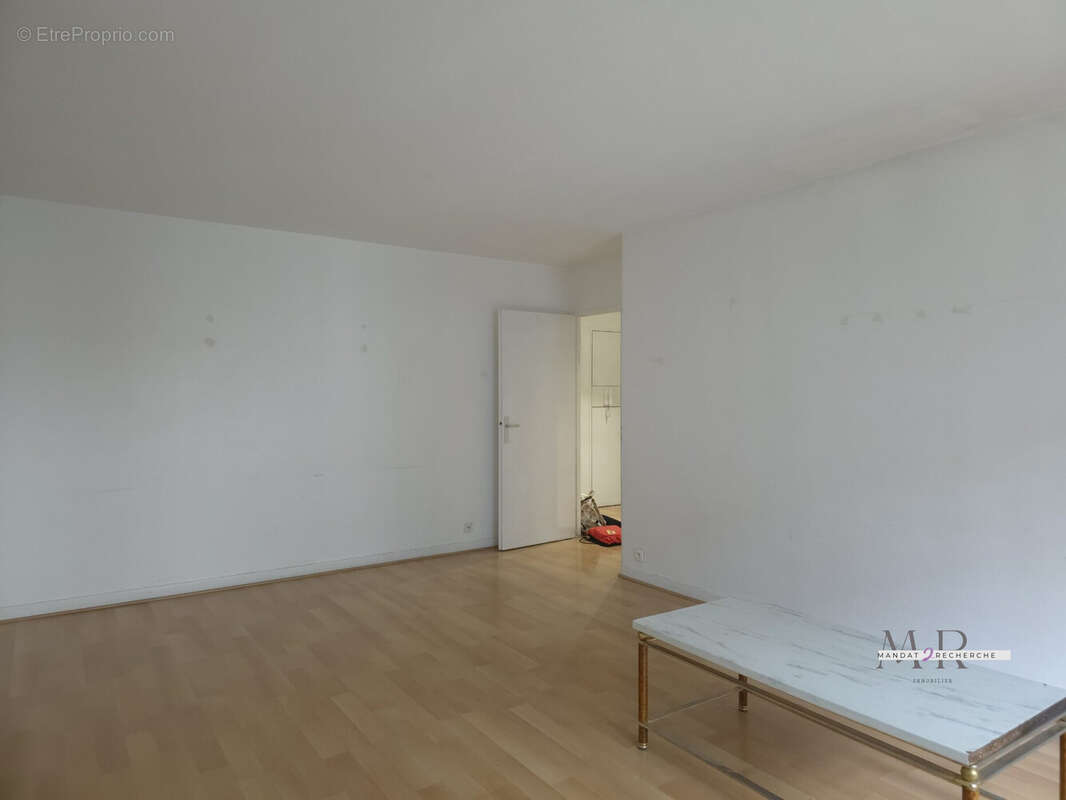 Appartement à CHARENTON-LE-PONT