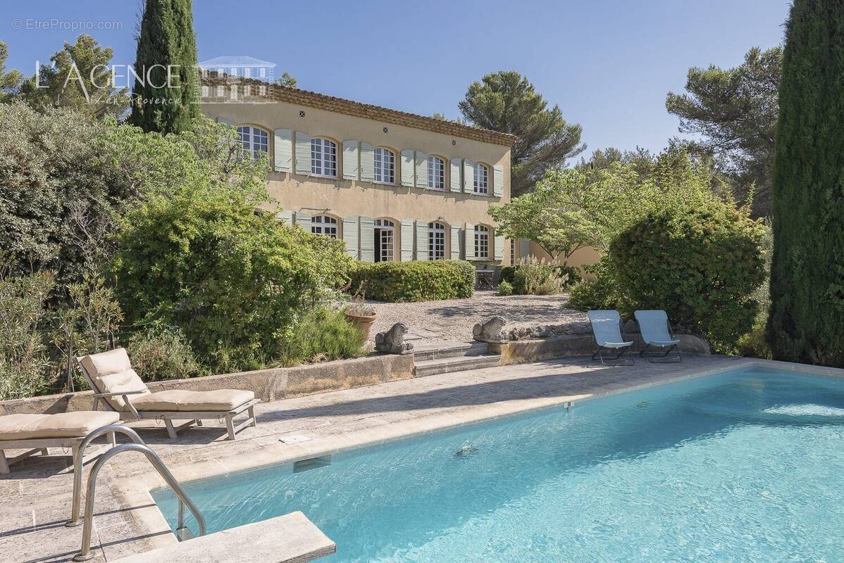   - Maison à AIX-EN-PROVENCE