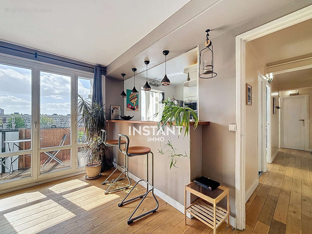 Appartement à CHARENTON-LE-PONT