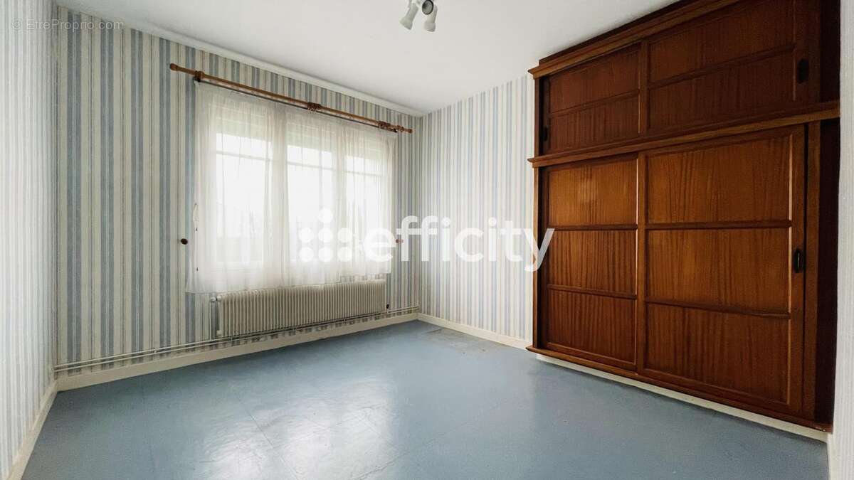 Maison à LA BREE-LES-BAINS