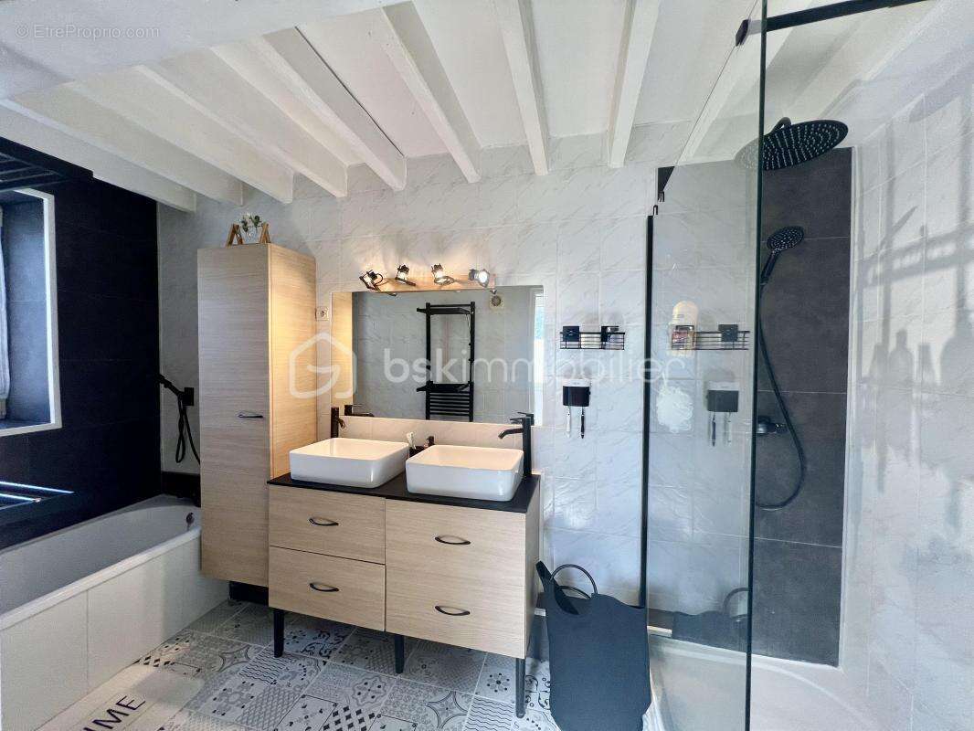 Maison à BAZOCHES-LES-GALLERANDES