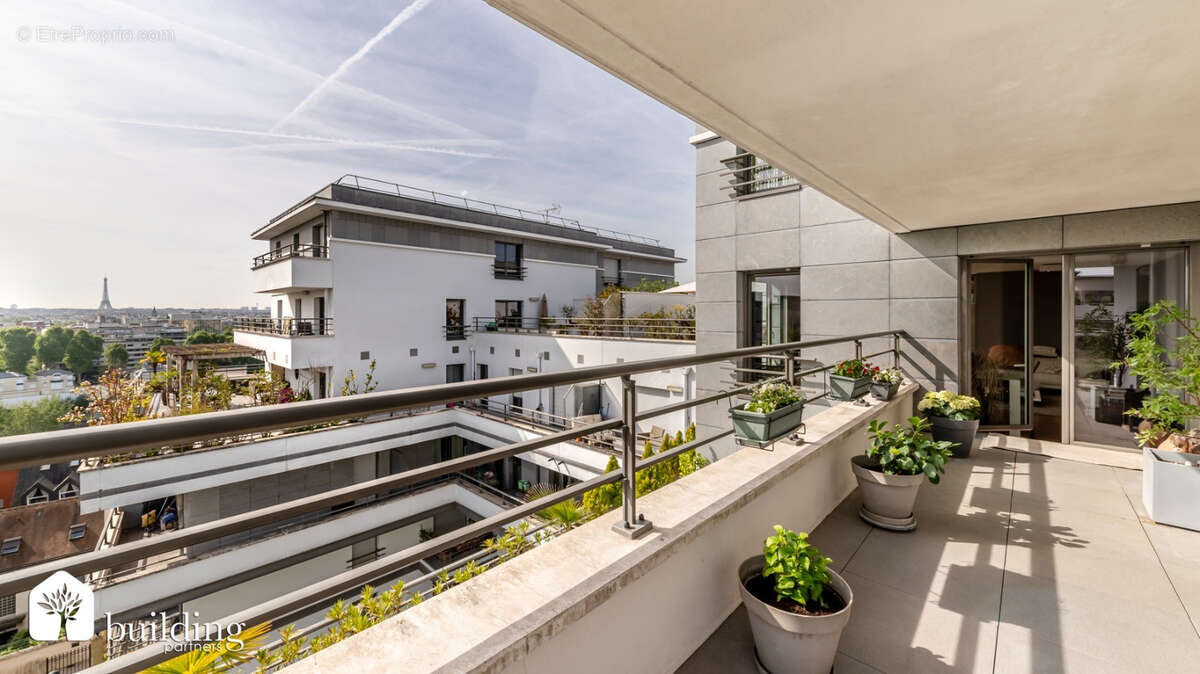 Appartement à COURBEVOIE