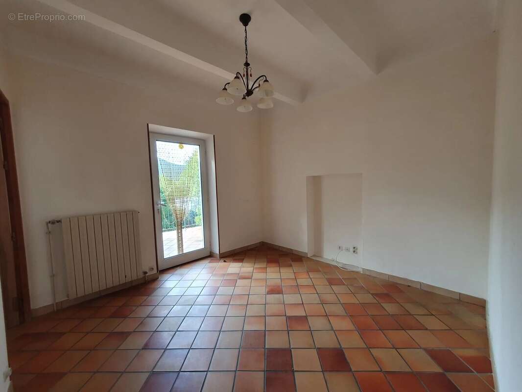 Maison à MONTBRUN-LES-BAINS