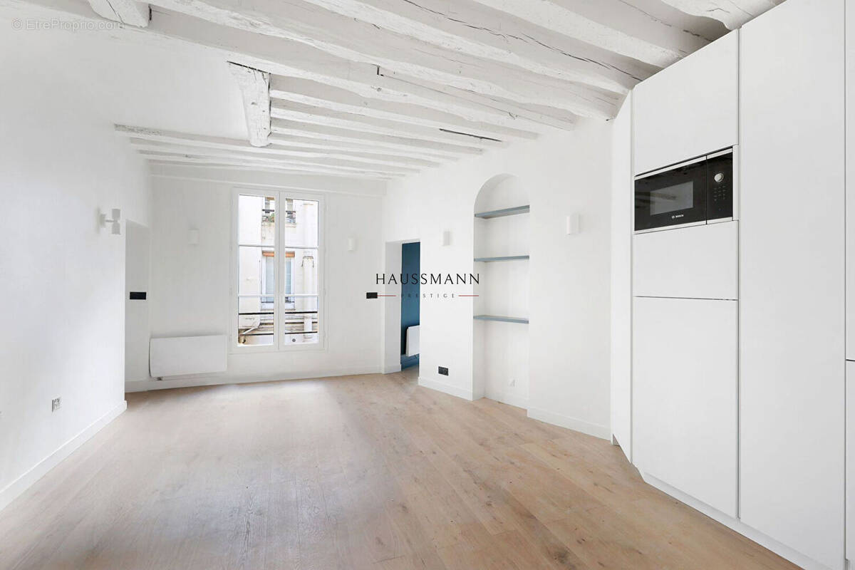 Appartement à PARIS-3E