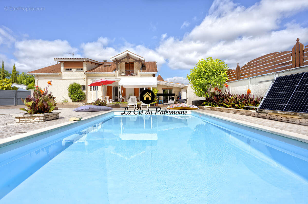 Maison à BLANQUEFORT