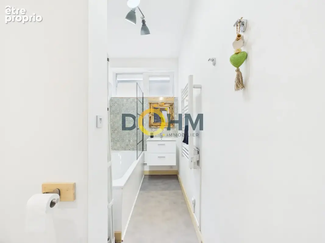 Nouveauté à Brioude ! Magnifique maison en pierre de 200 m2 entièrement rénovée, offrant un cadre de vie privi - photo 20