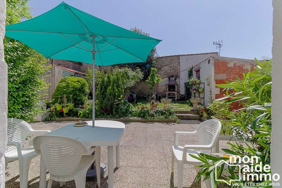 Maison à CIRE-D&#039;AUNIS