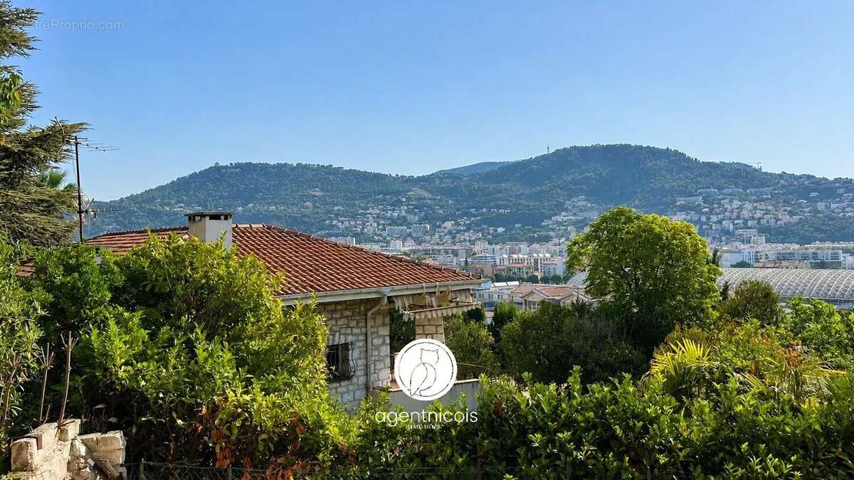 Nice // Cimiez : Studio - Excellent état - Traversant - photo 7
