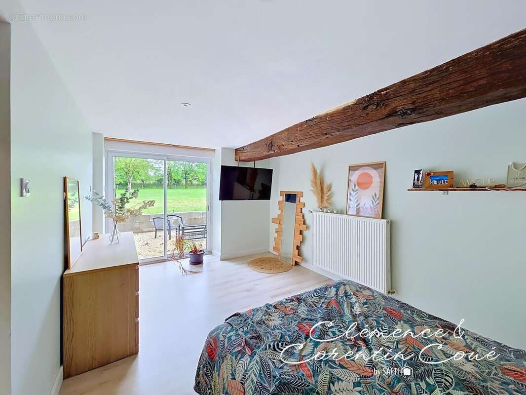 Maison 136 m² à Challain-La-Potherie  - photo 4