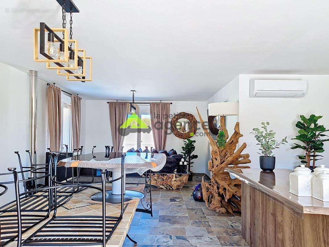 Maison à SAINTE-FEYRE