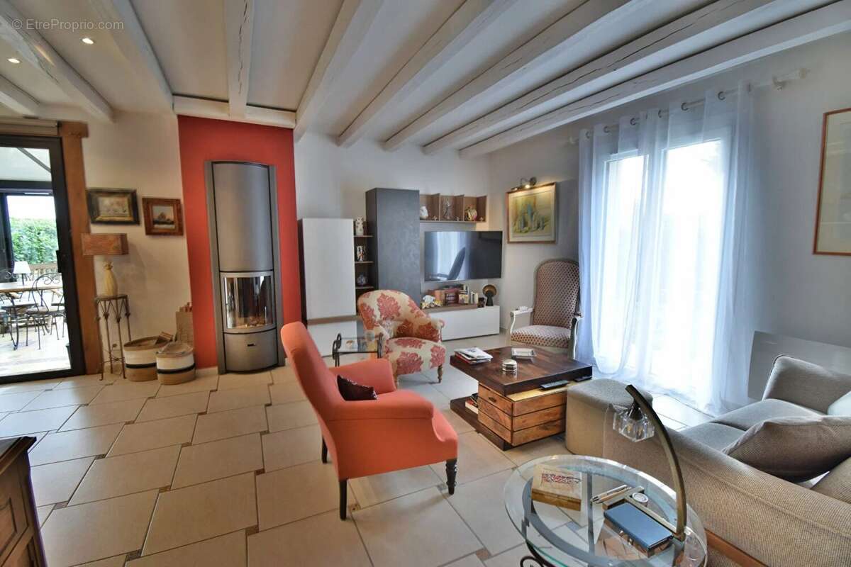 Maison à LA CHAUSSEE-SAINT-VICTOR