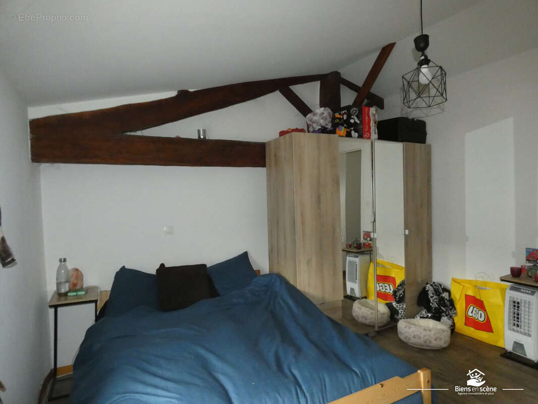 Appartement à SABLONS