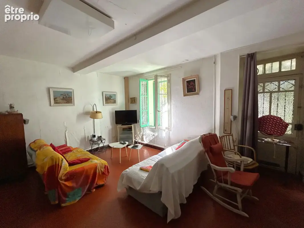 Bâtisse au cœur du village - photo 7